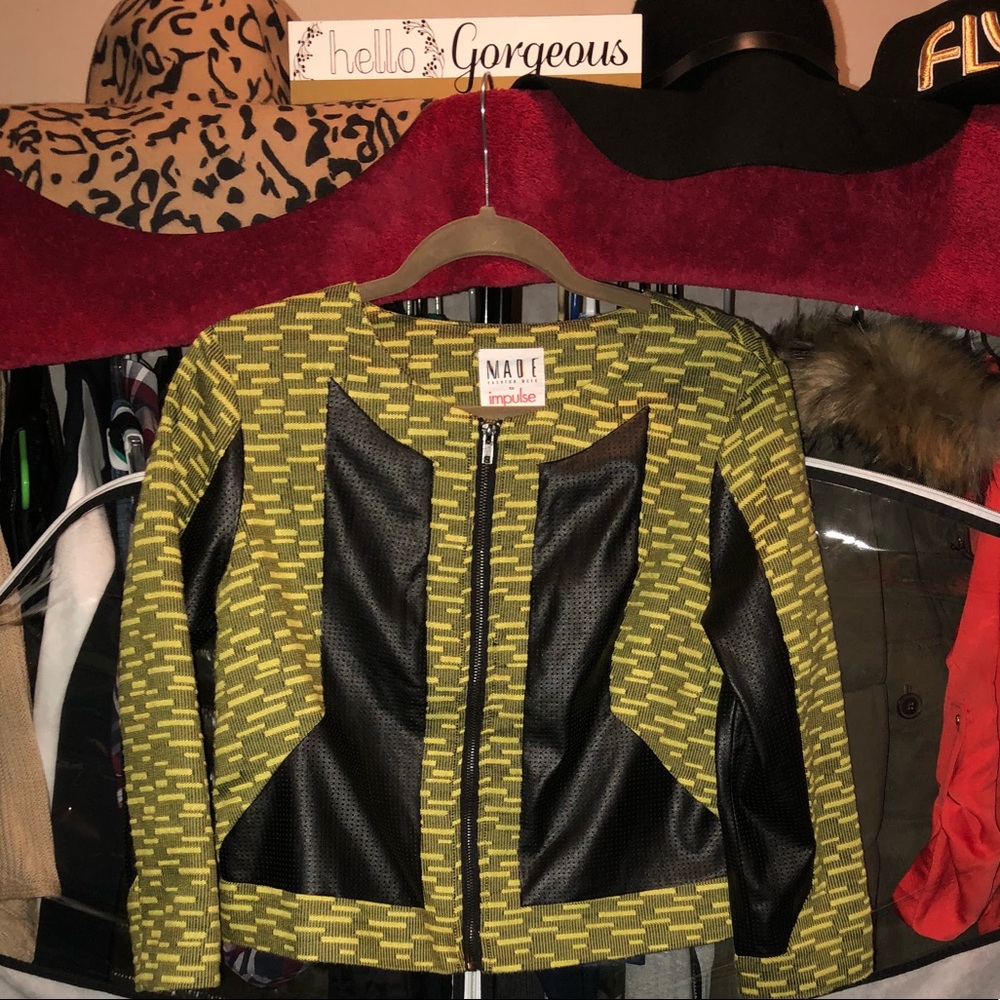 ⭐️⭐️ Women’s zip fashion week Blazer ⭐️⭐️